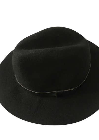 Chapeau en laine Taille 56